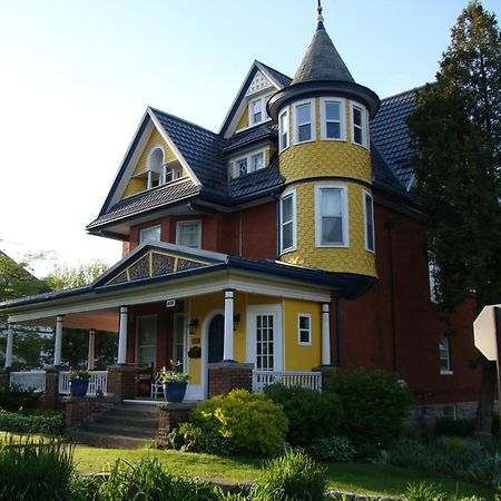 A Moment In Time Bed And Breakfast Niagara Falls Exterior foto